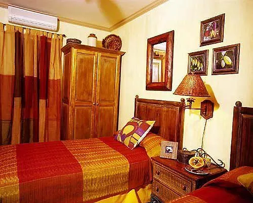 Coblentz Inn Boutique Hotel Belmont