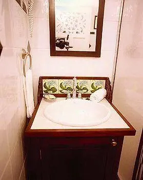 Coblentz Inn Boutique Hotel Belmont