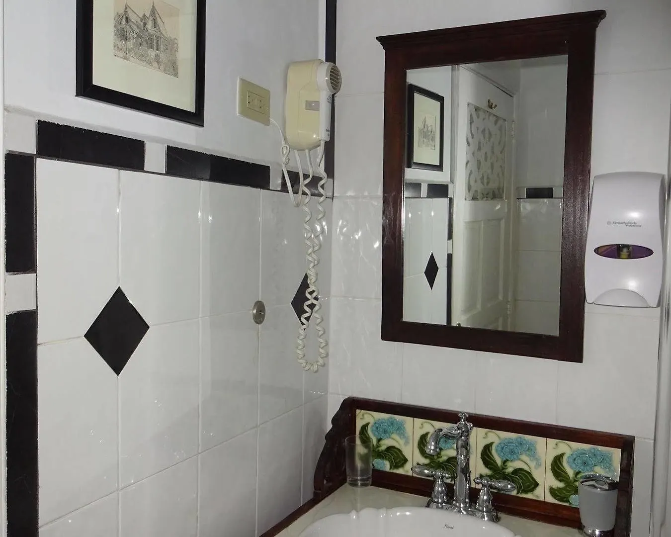 Coblentz Inn Boutique Hotel Belmont
